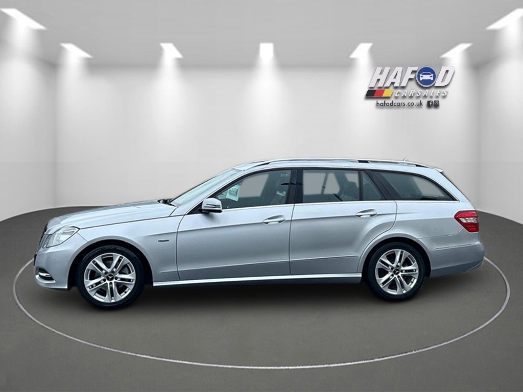 Used Mercedes-Benz E Class 2011 for sale - 75842208: Photo 4