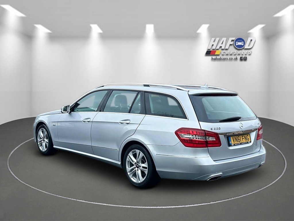 Used Mercedes-Benz E Class 2011 for sale - 75842208: Photo 5