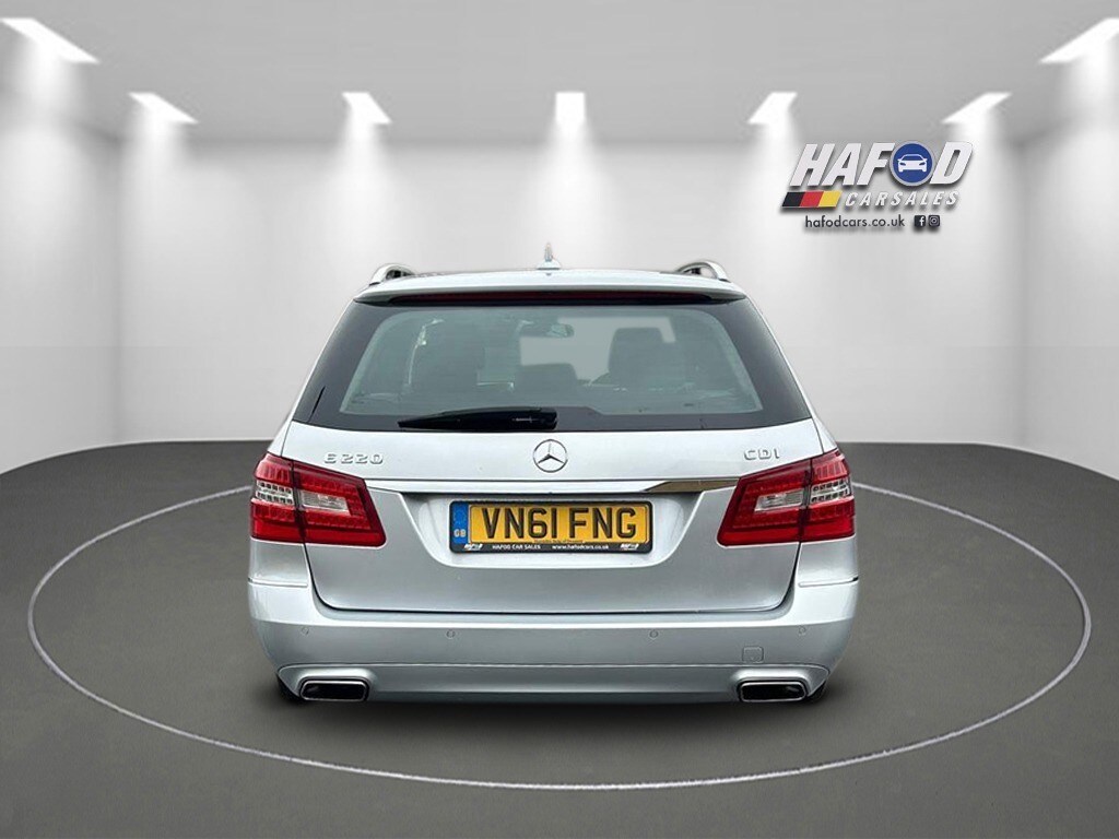 Used Mercedes-Benz E Class 2011 for sale - 75842208: Photo 6