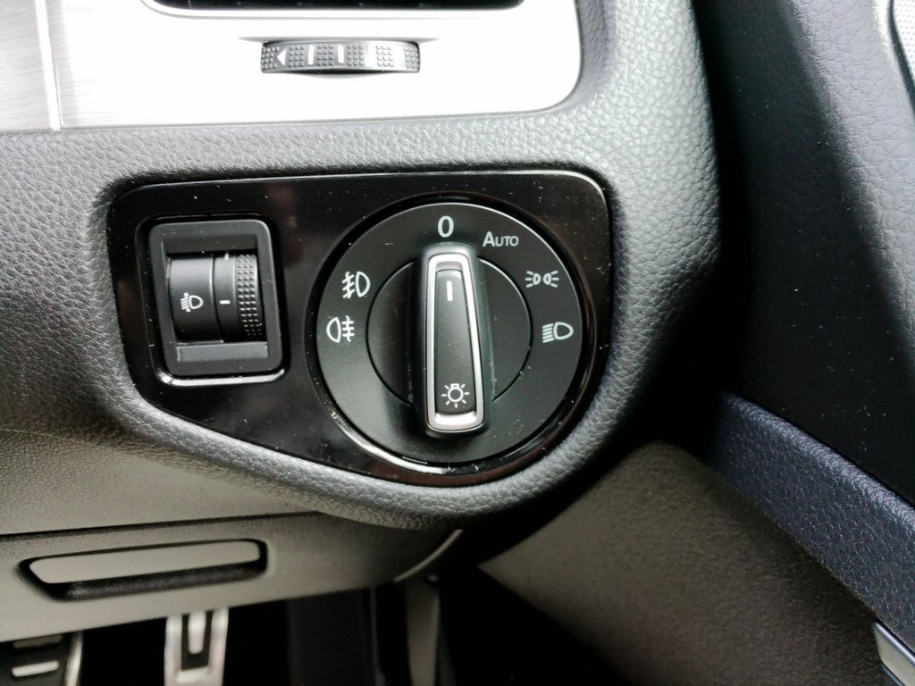 Used Volkswagen Golf 2016 for sale - 76393903: Photo 31