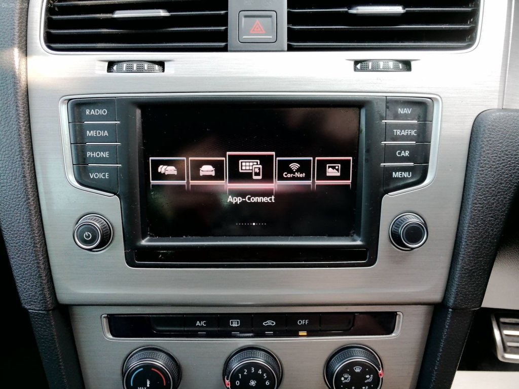 Used Volkswagen Golf 2016 for sale - 76393903: Photo 40