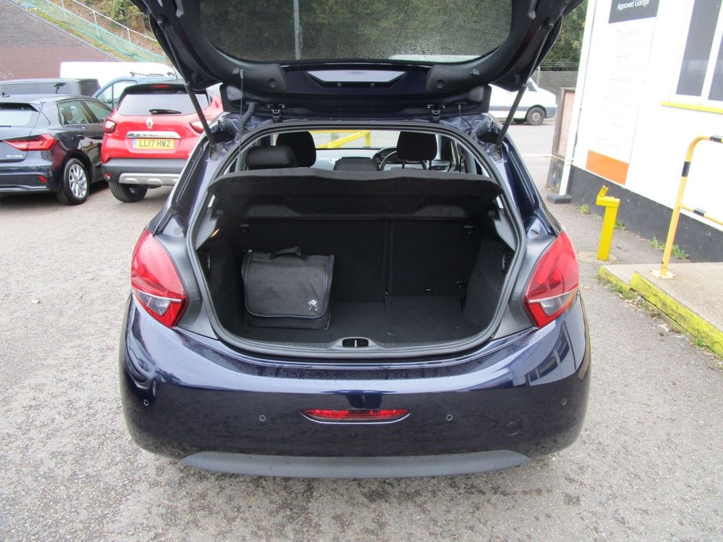 Used Peugeot 208 2018 for sale - 76393874: Photo 12