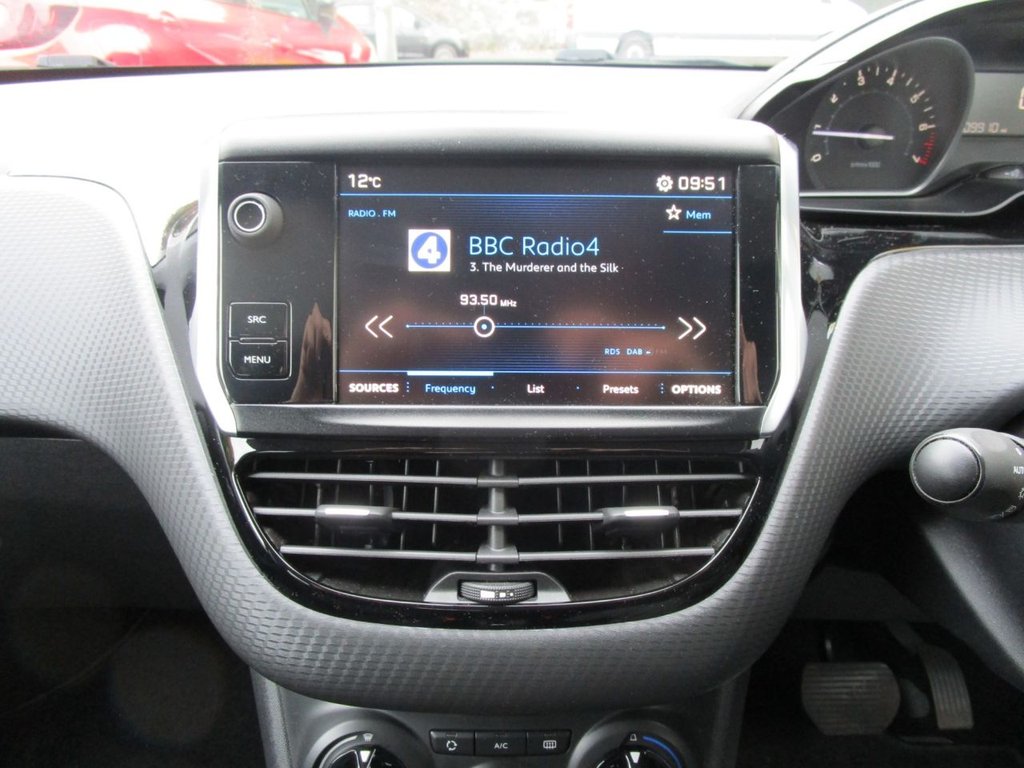 Used Peugeot 208 2018 for sale - 76393874: Photo 27