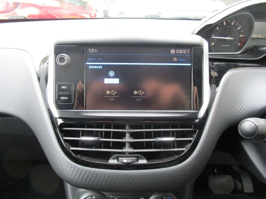 Used Peugeot 208 2018 for sale - 76393874: Photo 28