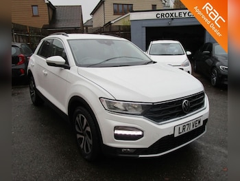 Used Volkswagen T-Roc 2021 for sale - 76582274: Photo