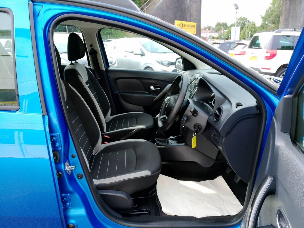 Used Dacia Sandero Stepway 2018 for sale - 76393873: Photo 10