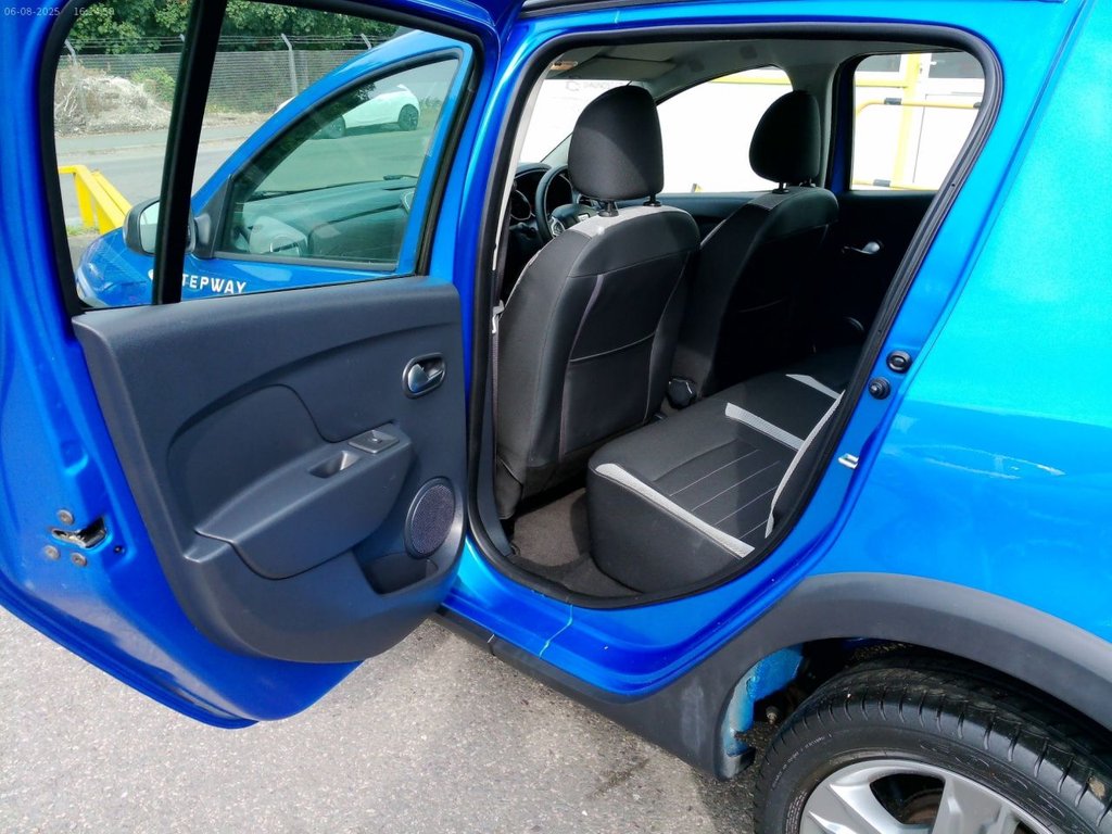 Used Dacia Sandero Stepway 2018 for sale - 76393873: Photo 16