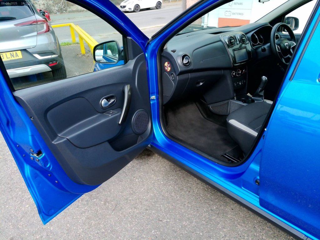 Used Dacia Sandero Stepway 2018 for sale - 76393873: Photo 21