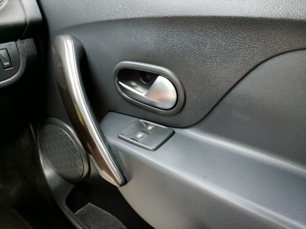 Used Dacia Sandero Stepway 2018 for sale - 76393873: Photo 30