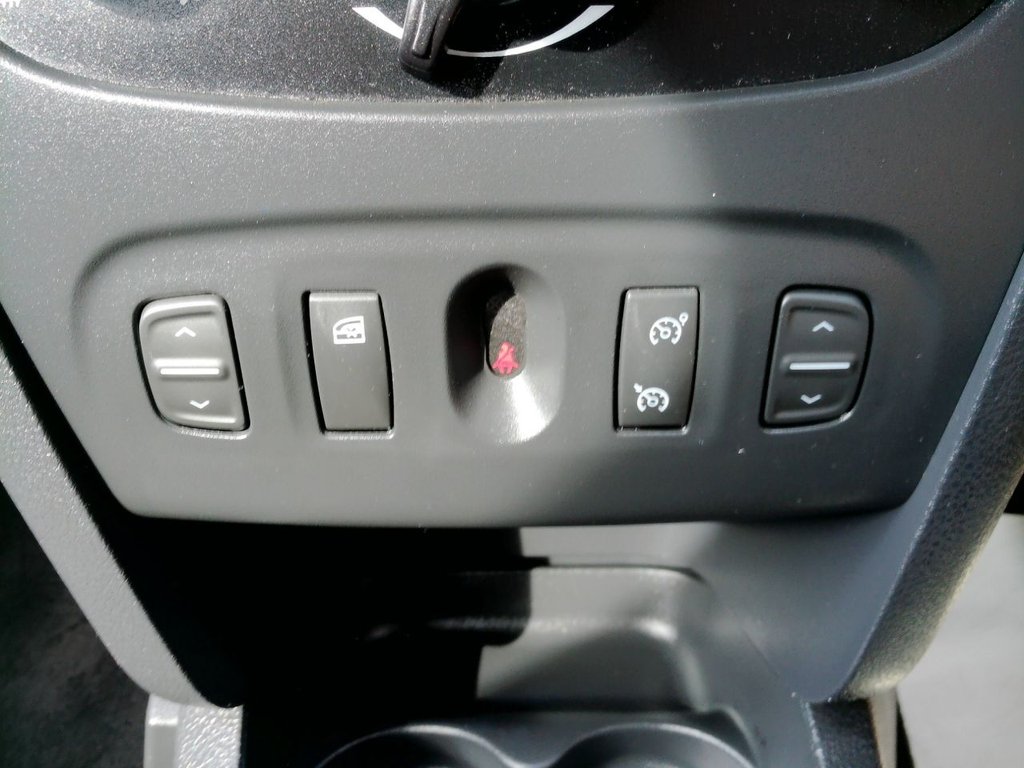 Used Dacia Sandero Stepway 2018 for sale - 76393873: Photo 33