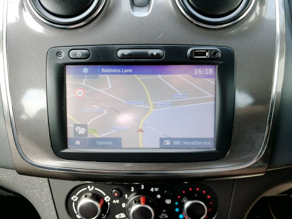 Used Dacia Sandero Stepway 2018 for sale - 76393873: Photo 42