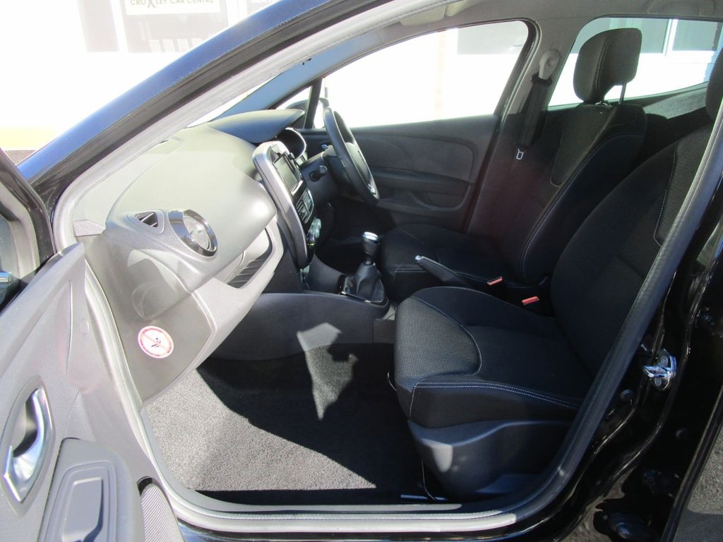 Used Renault Clio 2019 for sale - 76393870: Photo 16