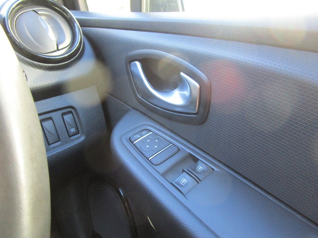 Used Renault Clio 2019 for sale - 76393870: Photo 20