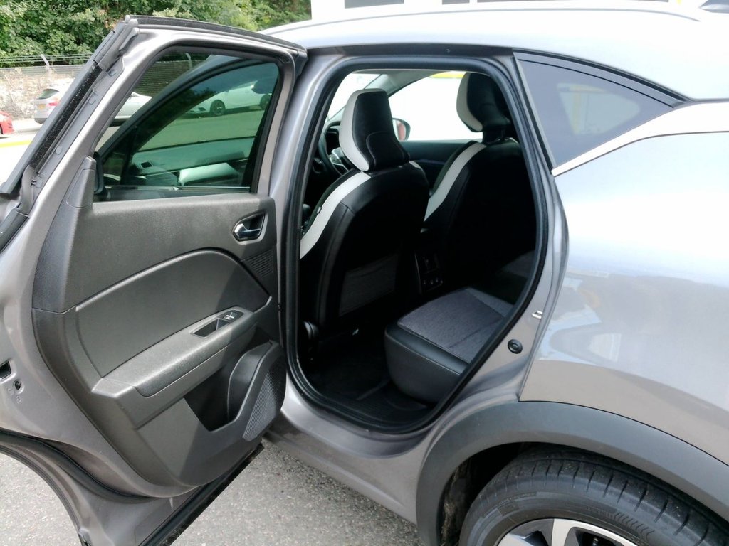 Used Renault Captur 2023 for sale - 76520768: Photo 17