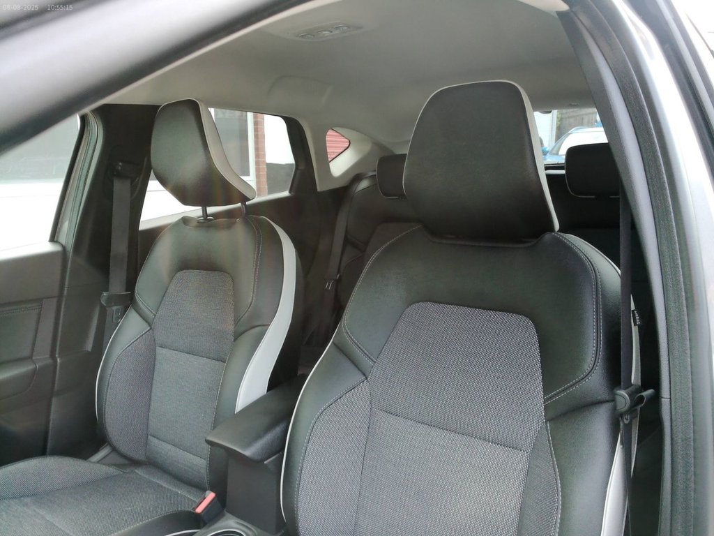 Used Renault Captur 2023 for sale - 76520768: Photo 22