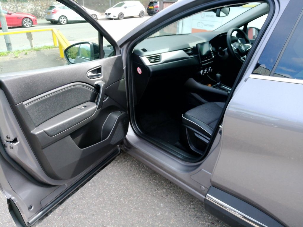 Used Renault Captur 2023 for sale - 76393897: Photo 19