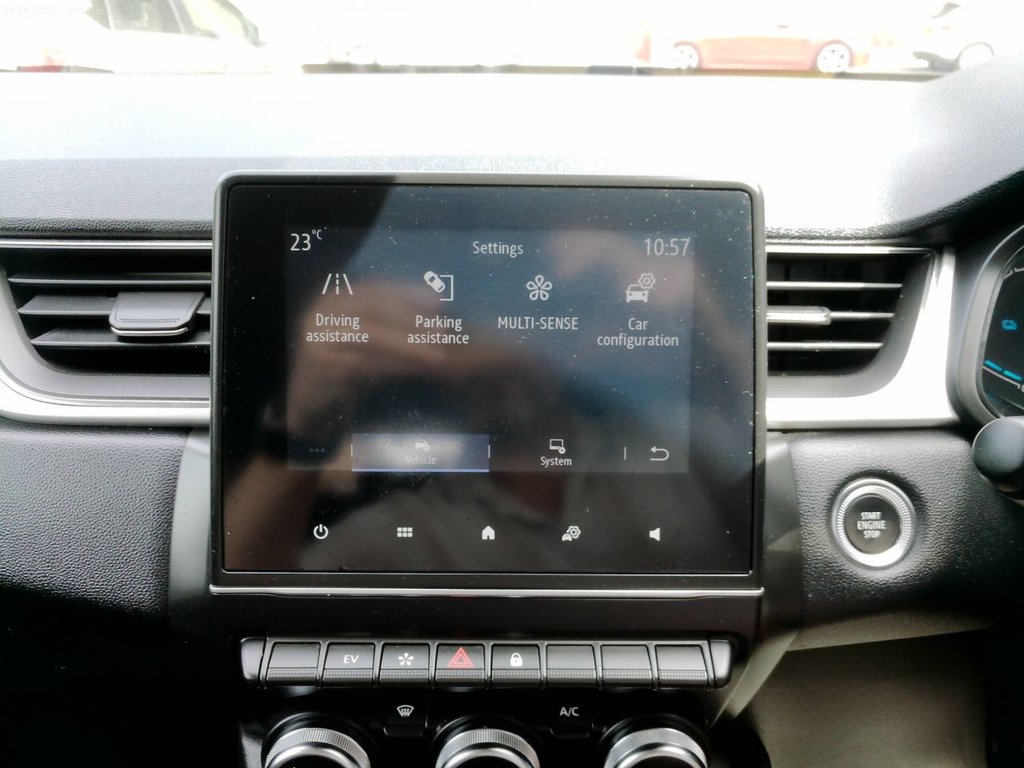 Used Renault Captur 2023 for sale - 76393897: Photo 44