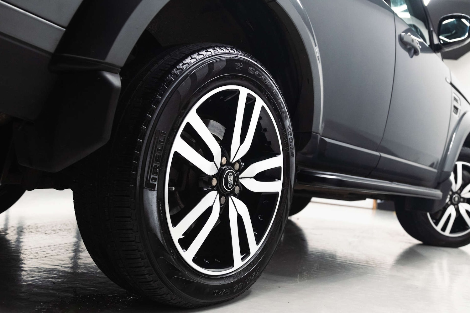 Used Land Rover Discovery 2015 for sale - 77492490: Photo 18