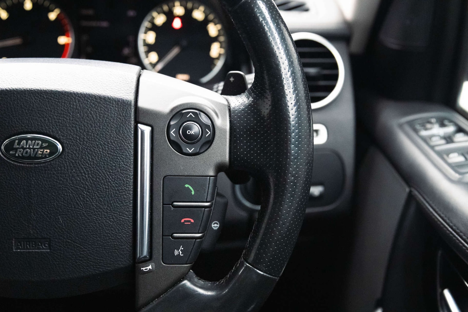 Used Land Rover Discovery 2015 for sale - 77492490: Photo 33