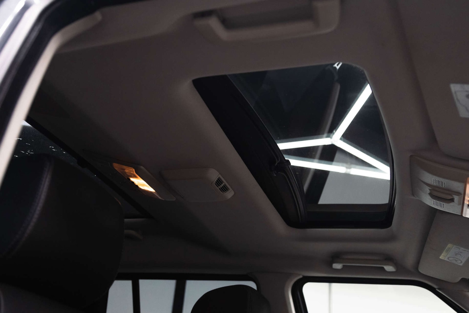 Used Land Rover Discovery 2015 for sale - 77492490: Photo 44