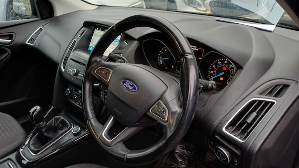 Used Ford Focus 2017 for sale - 76329131: Photo 3