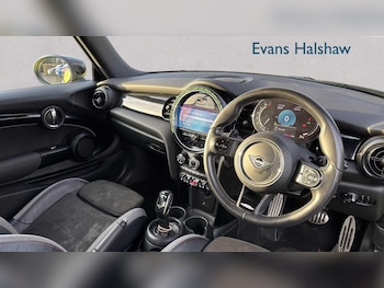 Used MINI Convertible 2022 for sale - 76916145: Photo