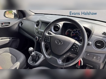 Used Hyundai i10 2018 for sale - 79065214: Photo