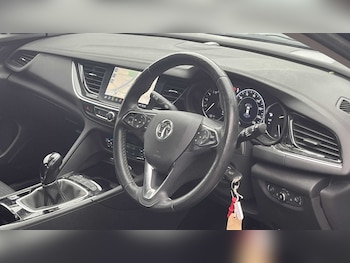 Used Vauxhall Insignia 2022 for sale - 76242496: Photo 3