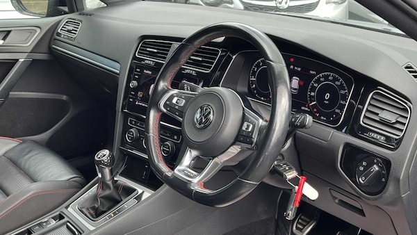 Used Volkswagen Golf 2018 for sale - 76272130: Photo 12