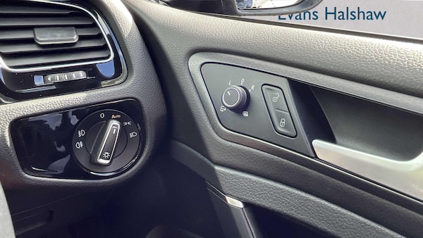 Used Volkswagen Golf 2018 for sale - 76272130: Photo 28