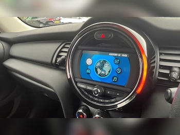 Used MINI Hatch 2019 for sale - 77401680: Photo