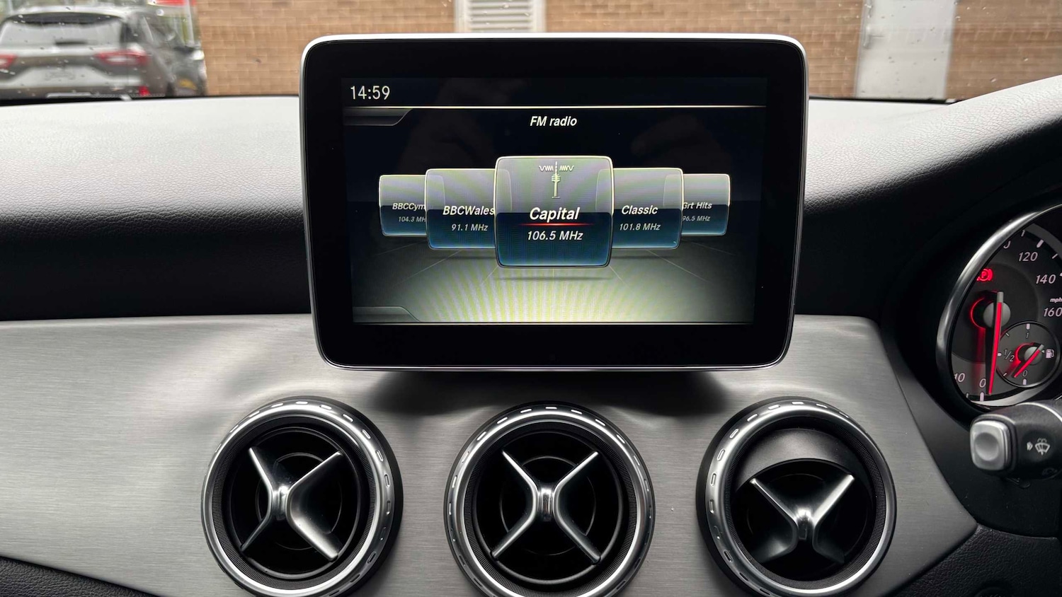 Used Mercedes-Benz GLA 2016 for sale - 77458569: Photo 2