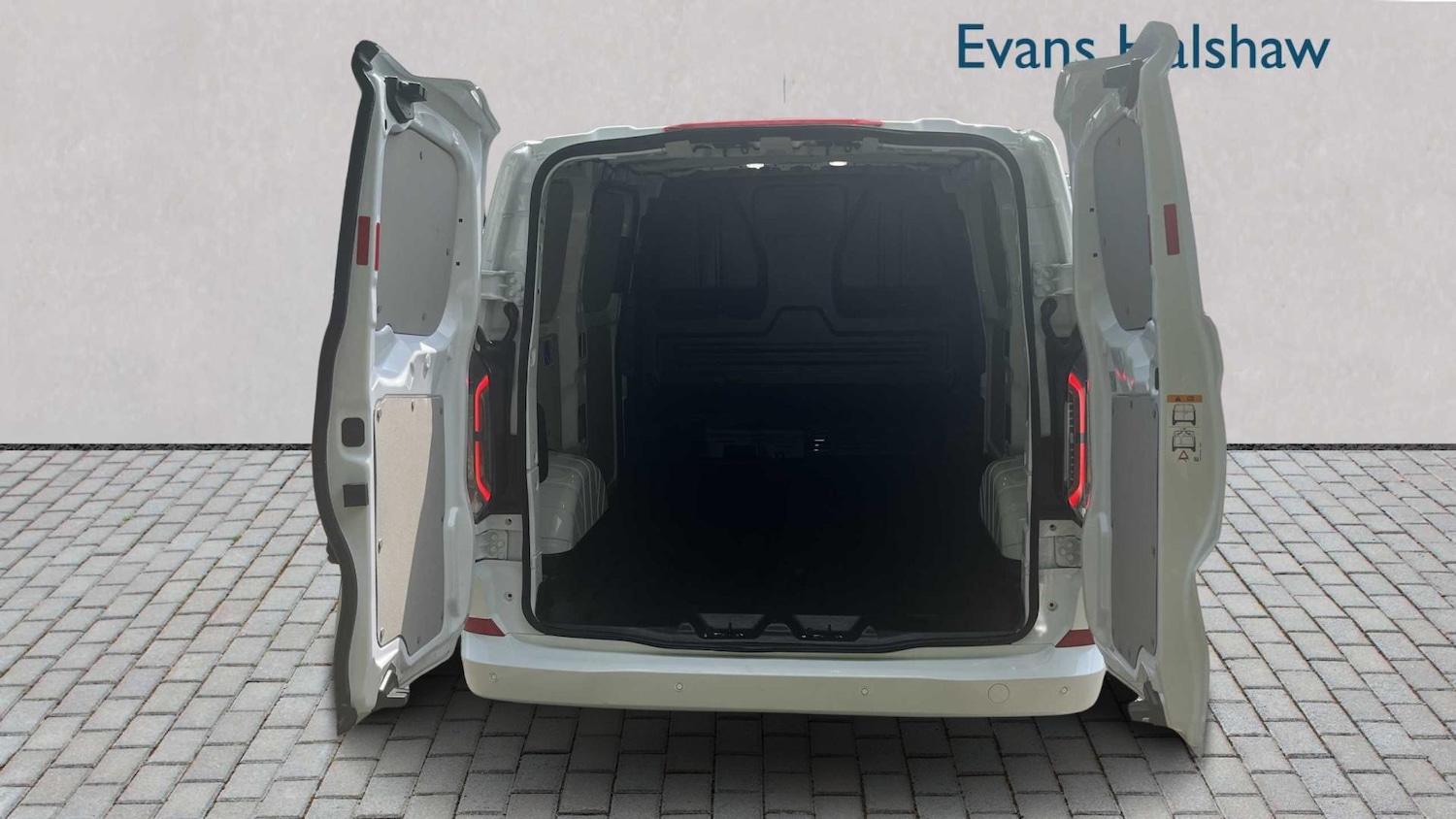 Used Ford Transit Custom 2024 for sale - 76390652: Photo 11