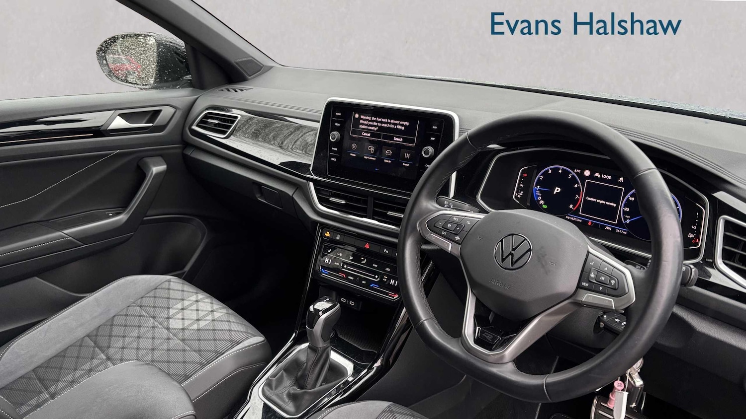 Used Volkswagen T-Roc 2024 for sale - 77348145: Photo 3