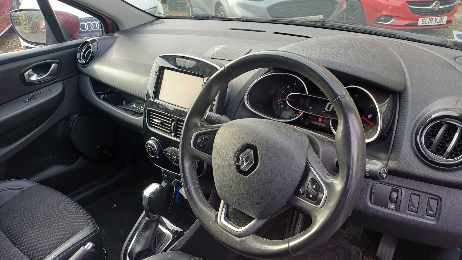 Used Renault Clio for sale - 76411197: Photo 3