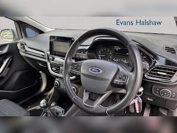 Used Ford Fiesta 2018 for sale - 78913454: Photo