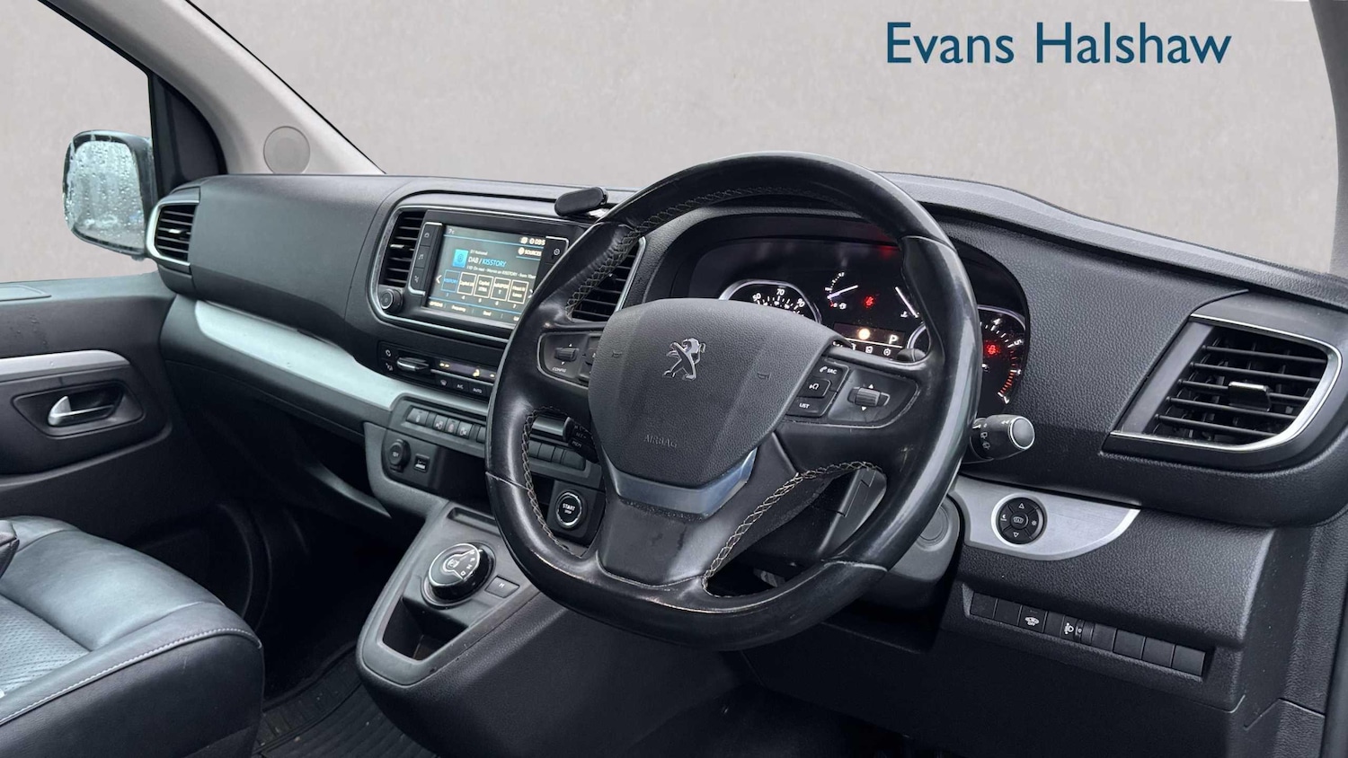 Used Peugeot Traveller 2018 for sale - 77316420: Photo 3