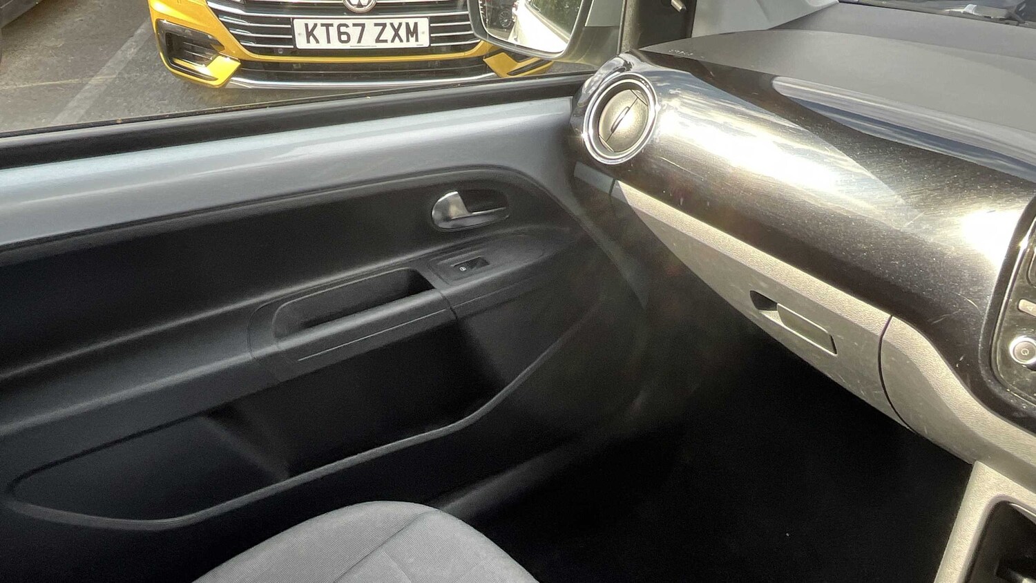 Used Volkswagen up! 2013 for sale - 76075386: Photo 22