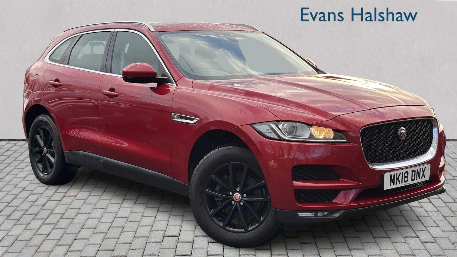 Used Jaguar F-Pace 2018 for sale - 76636618: Photo 1