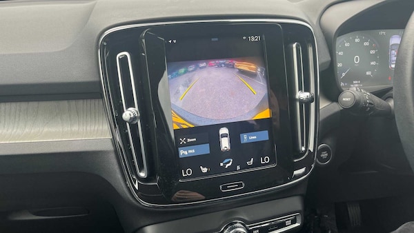 Used Volvo XC40 2021 for sale - 75672967: Photo 3