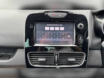 Used Renault Clio 2018 for sale - 79678615: Photo