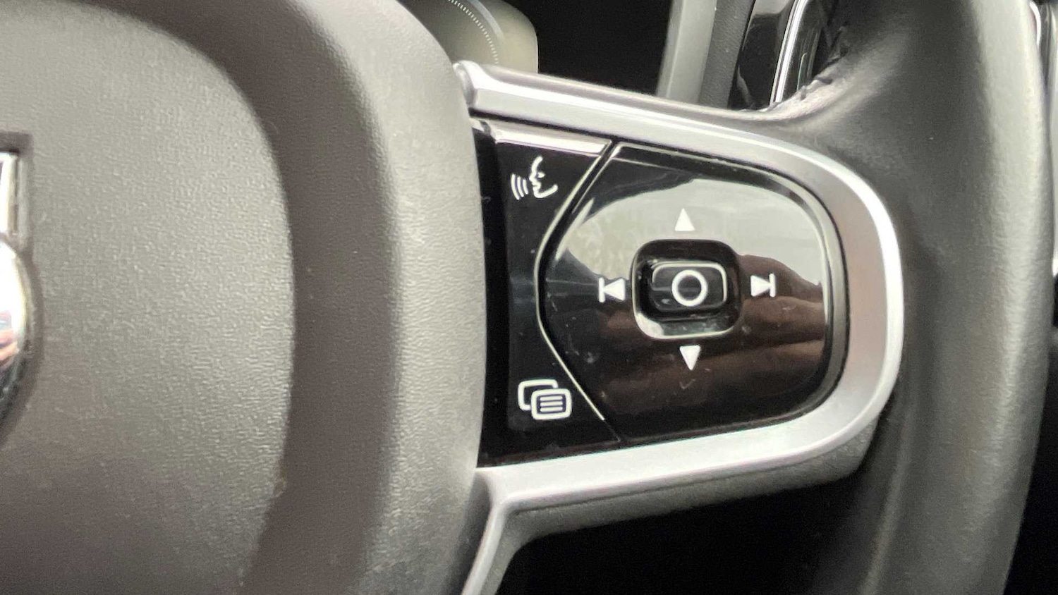 Used Volvo V60 2021 for sale - 75672952: Photo 24