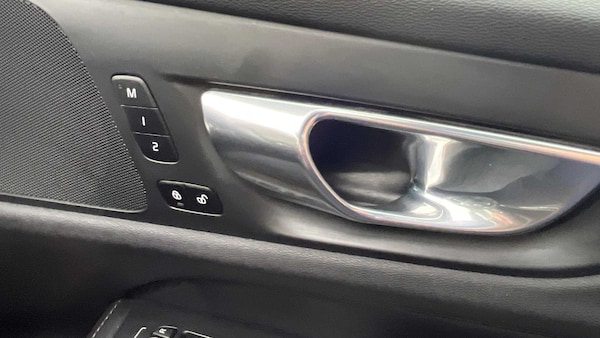 Used Volvo V60 2021 for sale - 75672952: Photo 26