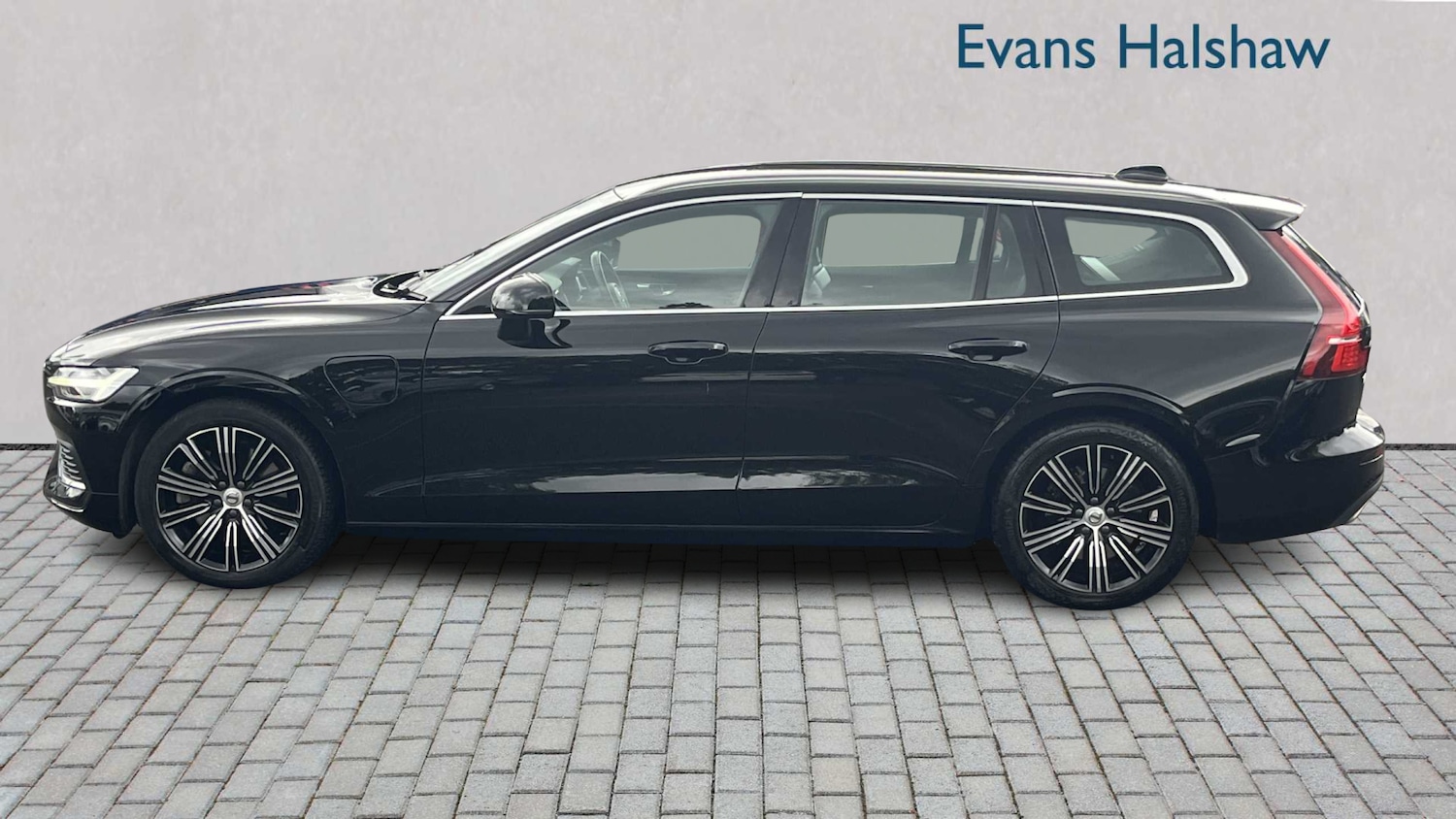 Used Volvo V60 2021 for sale - 75672952: Photo 6