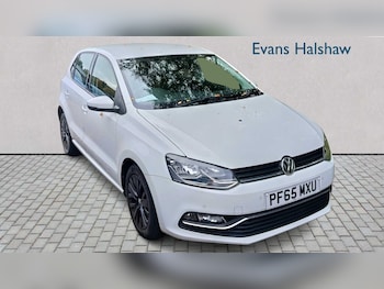 Used Volkswagen Polo 2016 for sale - 76262355: Photo