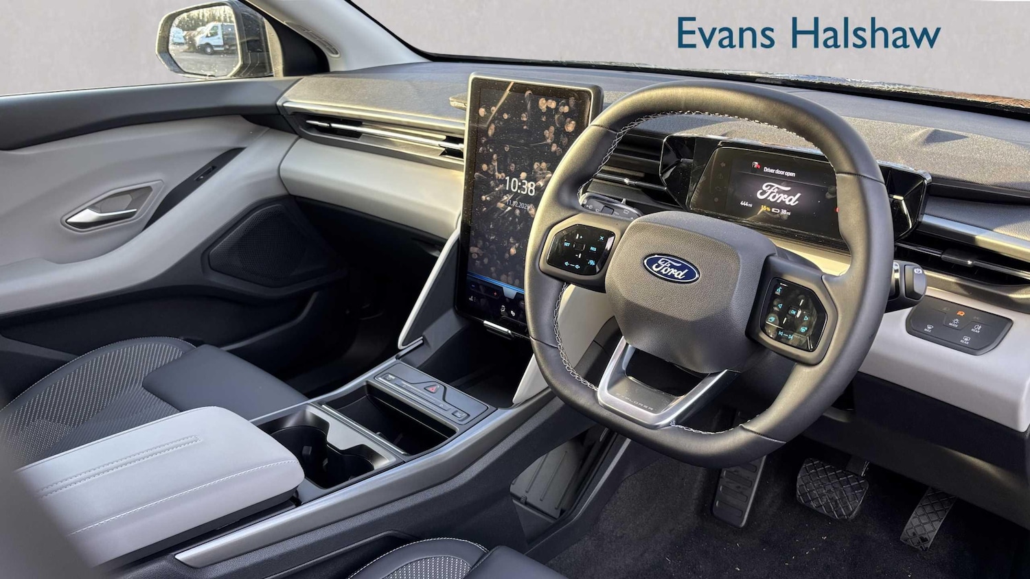 Used Ford Explorer 2025 for sale - 77361330: Photo 3