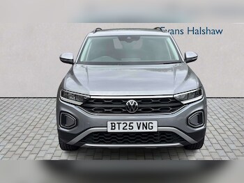 Used Volkswagen T-Roc 2025 for sale - 79339953: Photo