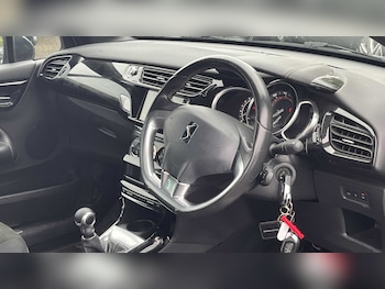 Used DS Automobiles DS 3 2017 for sale - 76205259: Photo 3