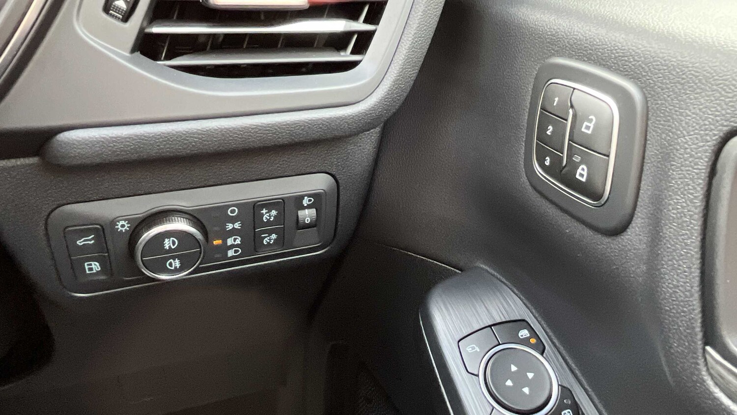 Used Ford Kuga 2024 for sale - 76088053: Photo 28