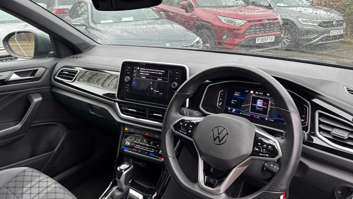 Used Volkswagen T-Roc 2023 for sale - 77615474: Photo 3